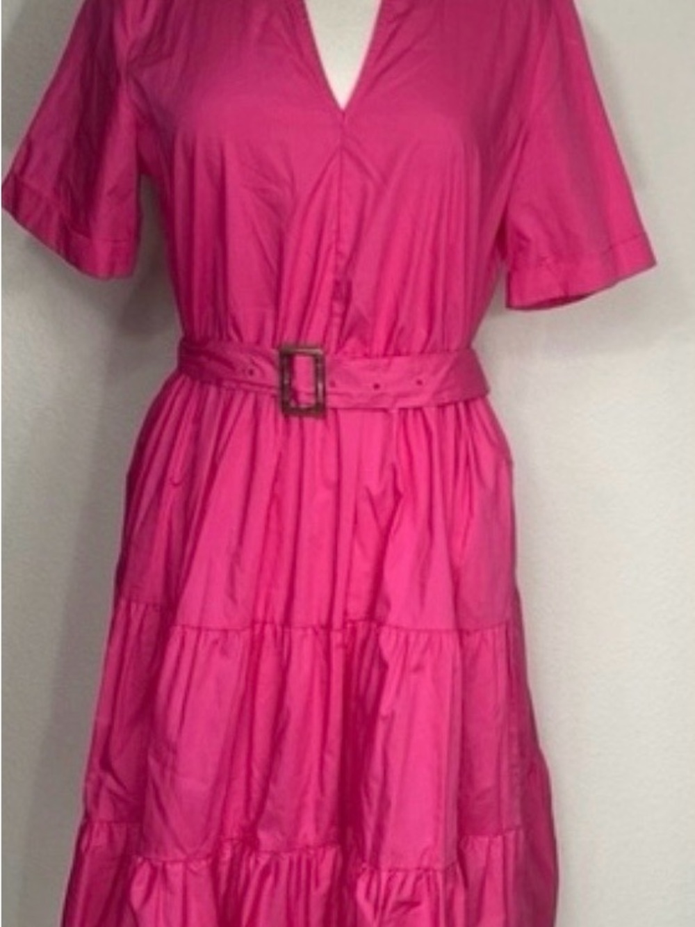 Who What Wear Fuchsia Tiered V-Neck Belted Midi Dress